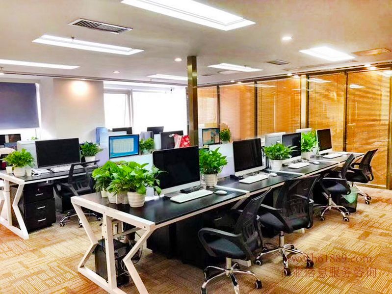 會(huì)展中心地鐵口現(xiàn)代國(guó)際商務(wù)大廈多套辦公室出租，網(wǎng)絡(luò)技術(shù)服務(wù)完善，圖片實(shí)拍，租客免擁